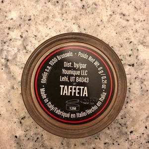 Younique taffeta loose powder